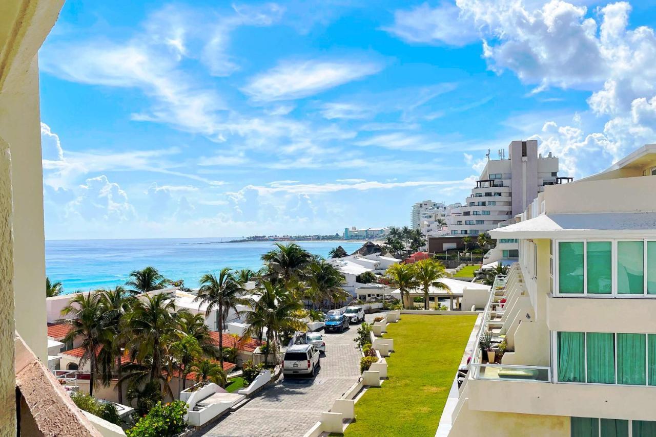 Renovated Studio In Cancun Beach At The Hotel Zone Екстер'єр фото